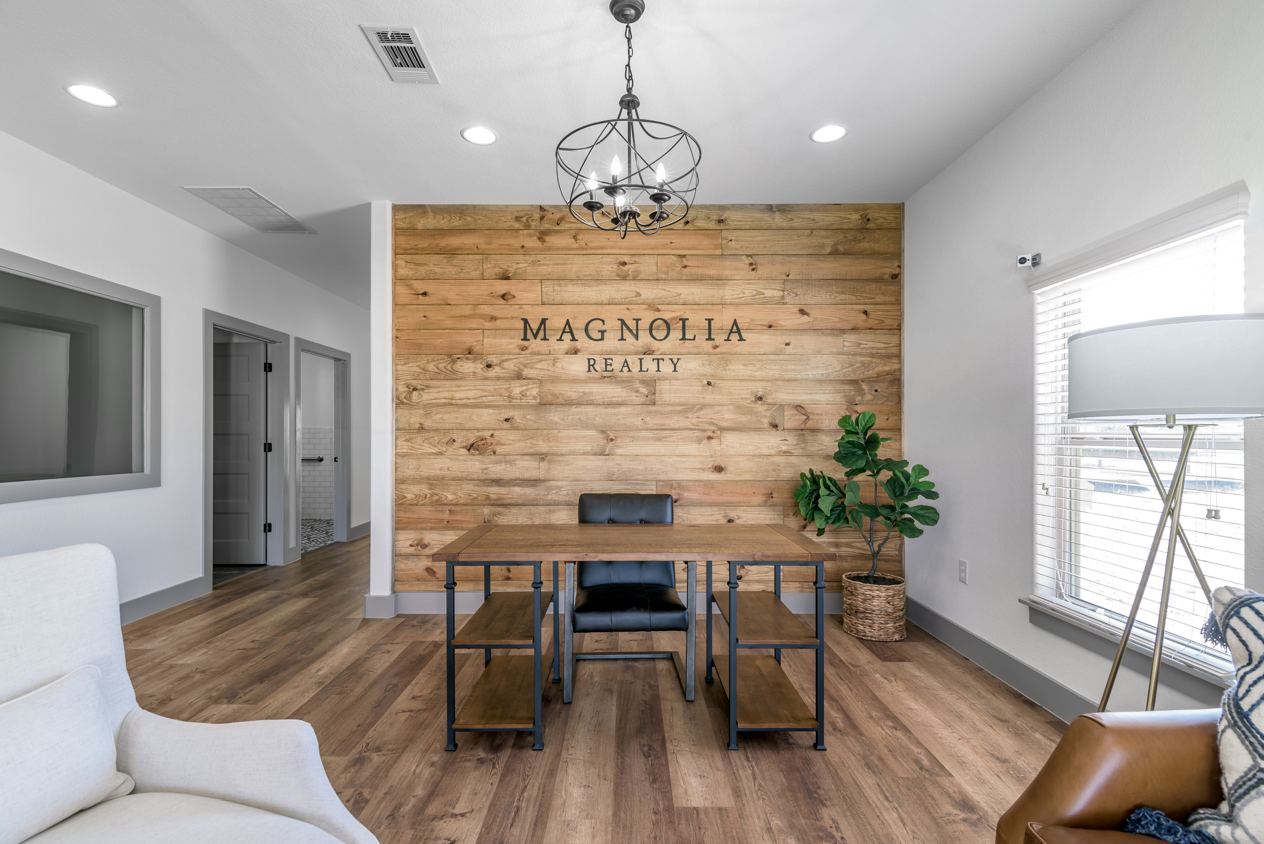 Magnolia Realty's Round Rock Front Desk Office
